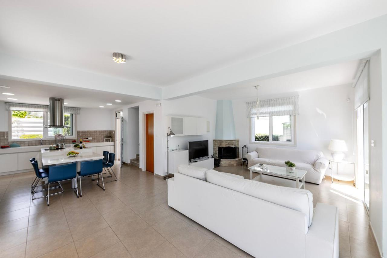 Protaras Sunrise Zen Seafront Villa 外观 照片